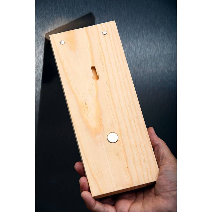 Winding Hills Designs – wholesale Flask-/vinöppnare – Magnetisk flasköppnare - MBO11 - Custom Cap Catcher5