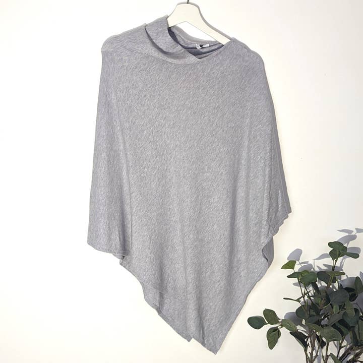 Tempest Designs – wholesale Poncho – Women's – Plain classic fine knit poncho (S-L)5