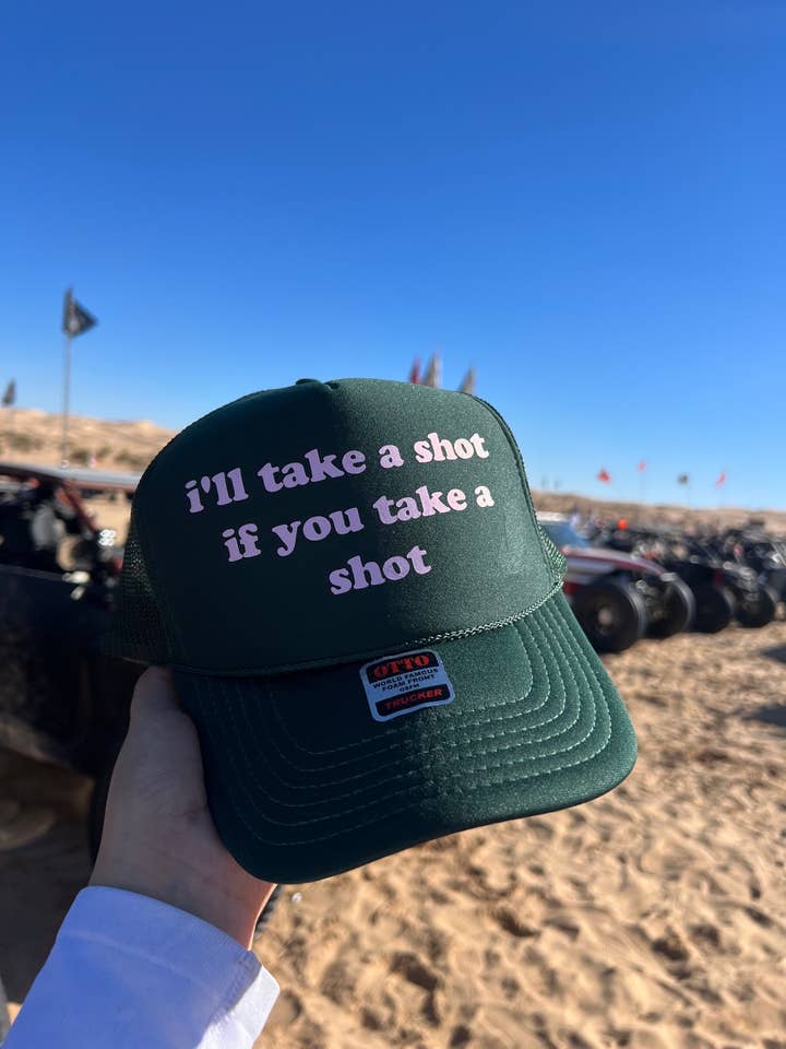 Tag en chance dag med at drikke Bachelorette Trucker Hat for engroshandel hos Threaded Rodeo