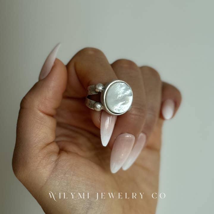 WILYMI Jewelry Co - Wholesale Cocktail/Statement Ring - Mother of Pearl Ring | 15mm Round Cut | Silver Plated1