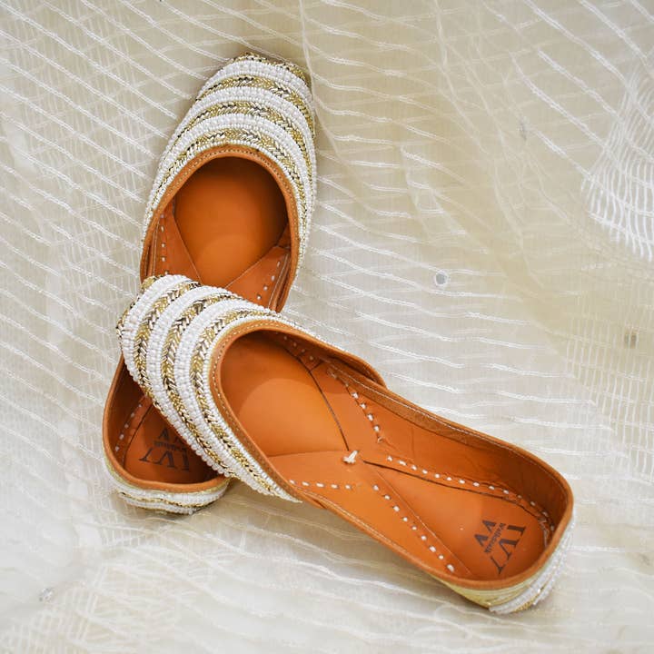 Raahi Global - Wholesale Flats – Women’s - Leather White Embellished Balle Indian Jutti Flats3