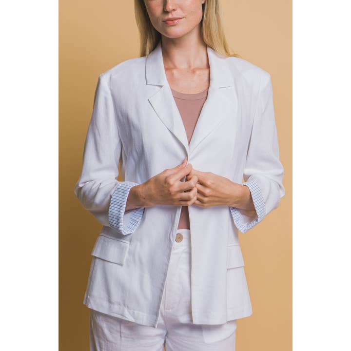 Müheloser Leinenblazer mit aufgerollten Ärmeln für den Großhandel von Apolline