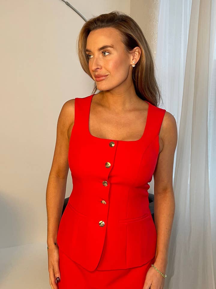 Jamie fyrkantig halsringning väst röd för wholesale av Girl In Mind