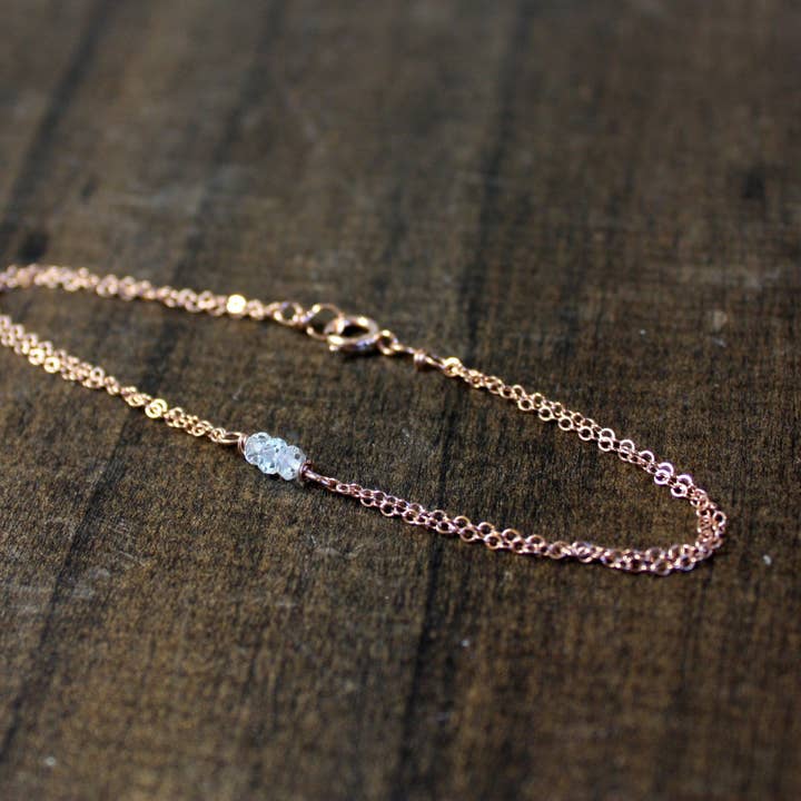 Pulsera de Tres Piedras Preciosas en Oro Rosa para venta al por mayor de Rebecca Anne Handmade