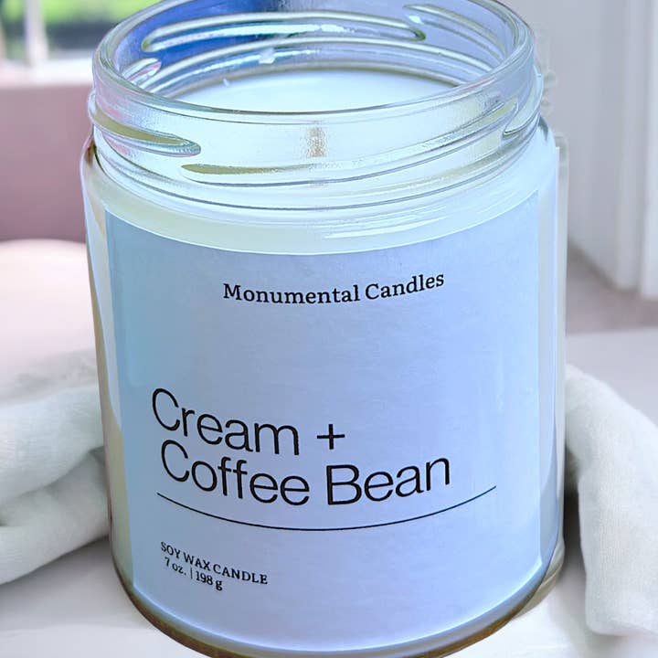 Vela de vidrio transparente Cream + Coffee Bean, 7 oz para venta al por mayor de Monumental Candles LLC