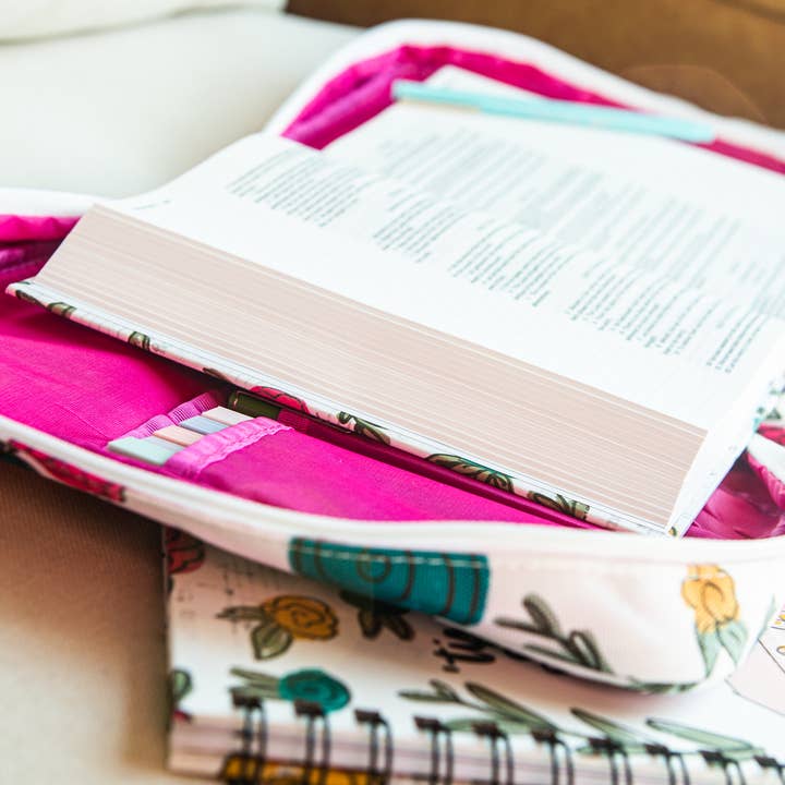 Kingfolk Co – Engroshandel Bibelomslag – Kirke Floral Bibel COVER2