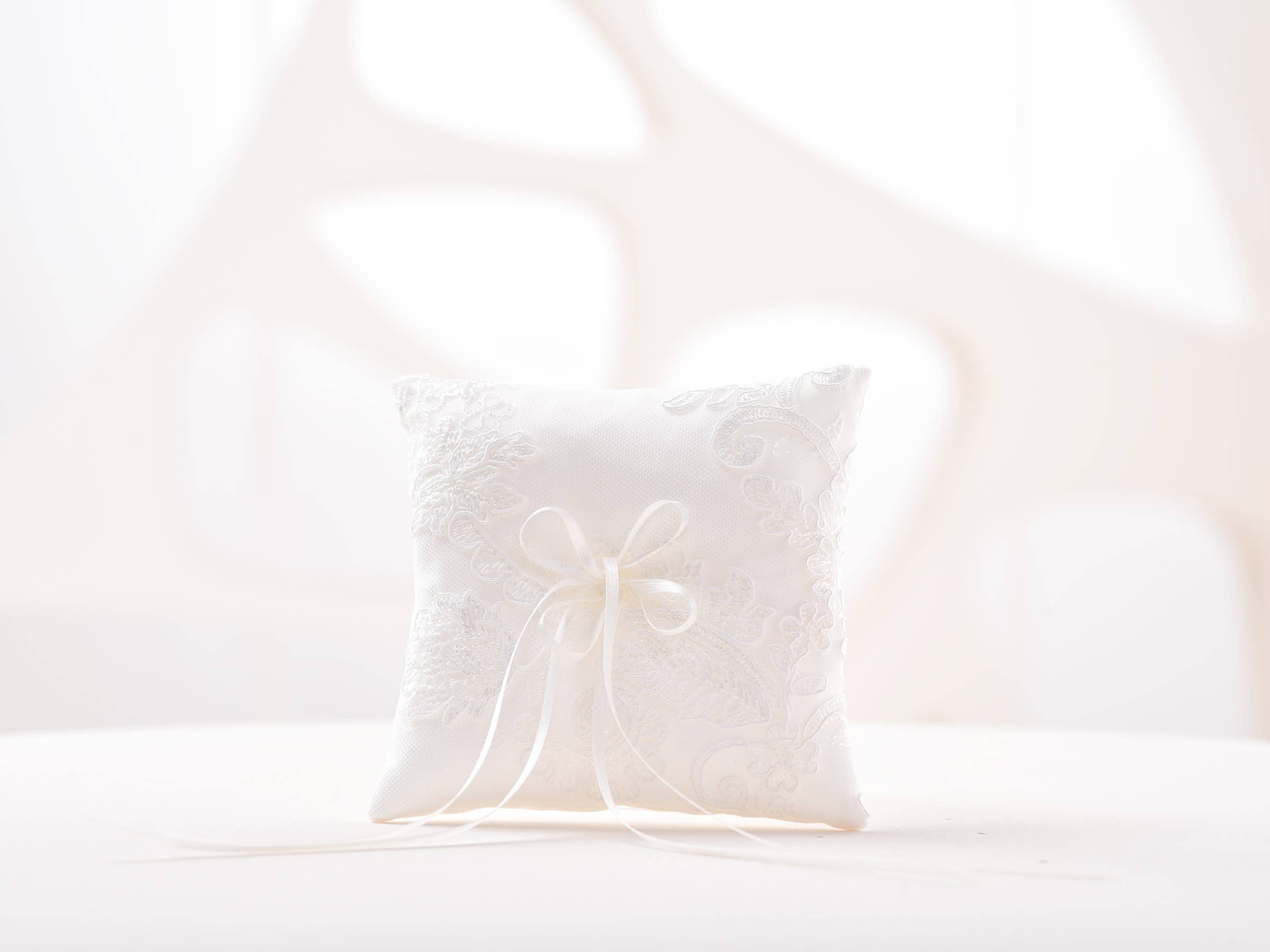 Bajabella - Wholesale Throw/Decorative Pillow - Wedding Rings Pillow