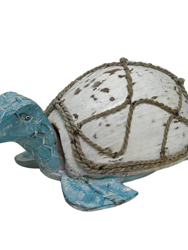 Sculpture de table en forme de tortue en noix de coco, art de la mer et de l'océan pour la vente par White Elephant