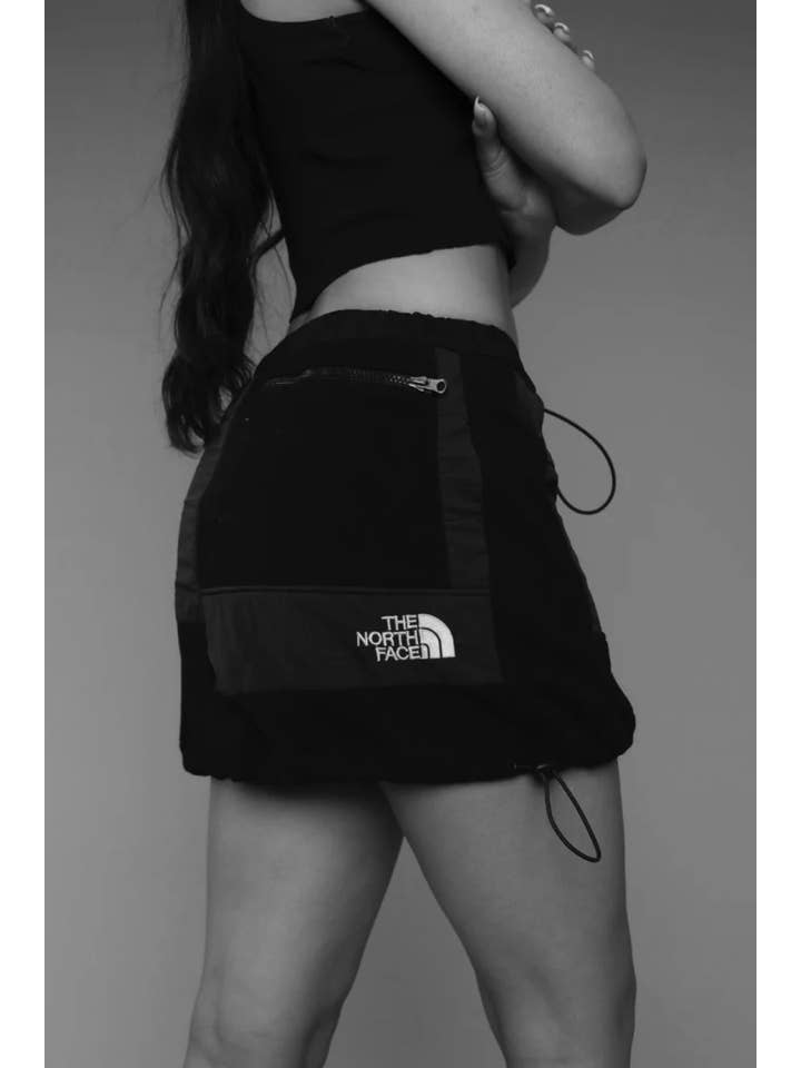 Frankie Collective - Venta al por mayor Falda - Mujer - Falda Mini de Forro Polar Rework North Face