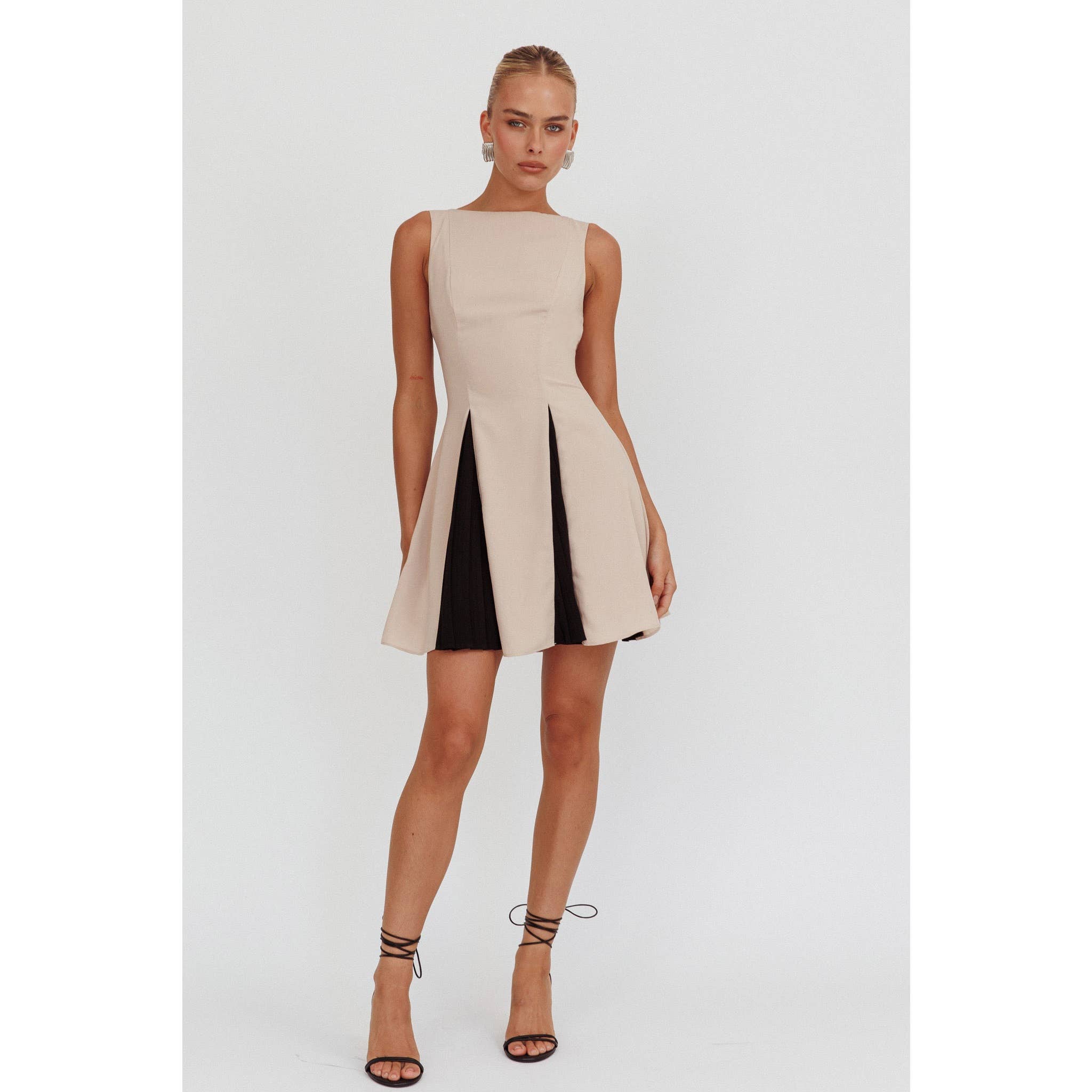 One and Only Collective - Wholesale Dress - Women's - BOAT CONTRAST COLOR MINI DRESS / 64615J