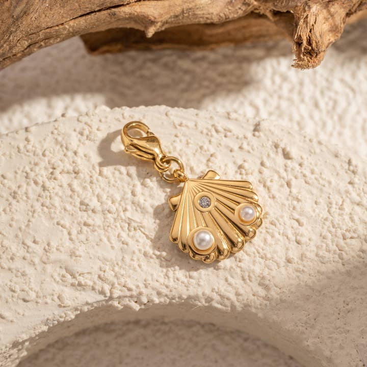 COSMOS - Wholesale Individual charm/pendant - Golden shell pendant charm with stainless steel beads1