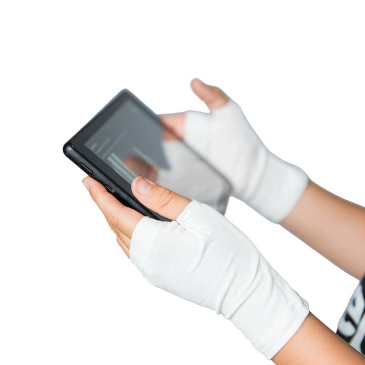 YoRo Naturals – wholesale Gloves – Child – Fingerless Gloves for Eczema with TENCEL + Zinc - Kids2