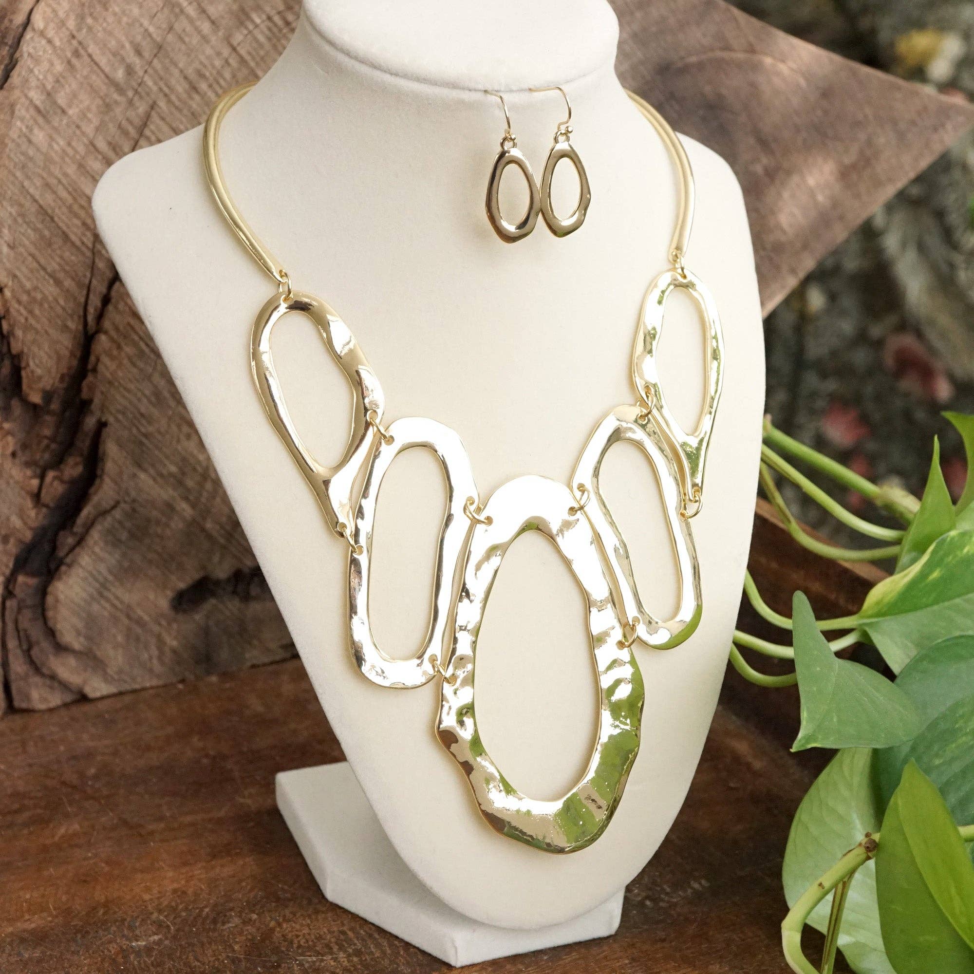 PennyLine inc - Wholesale Link & Chain Necklace - Links Statement Necklace set in Gold Silver Tones8