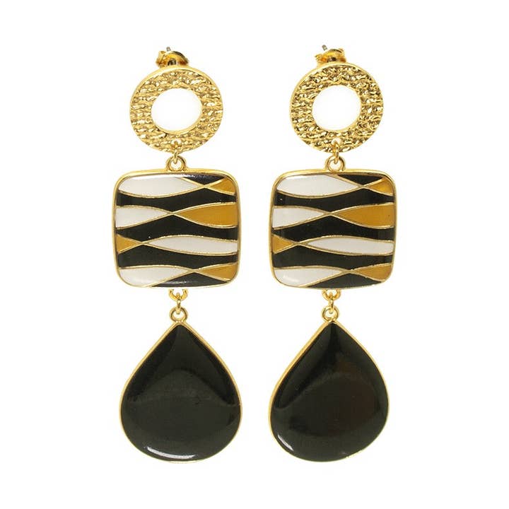 Boucles d'oreilles rondes en métal doré avec vagues et pendentifs en forme de goutte pour la vente par Las Joyas de Amanda