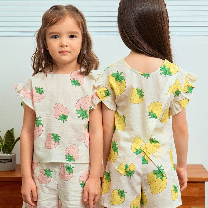 ToTo Heros - Wholesale Top & Short Set - Kids - Strawberry Graphic Print Angel Sleeve Top & Shorts Set6
