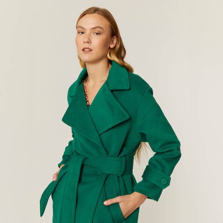 ABRIGO CRUZADO VERDE and other Purchase Wholesale luxe speelgoed. Free Returns & Net 60 Terms on Faire trending on Faire.