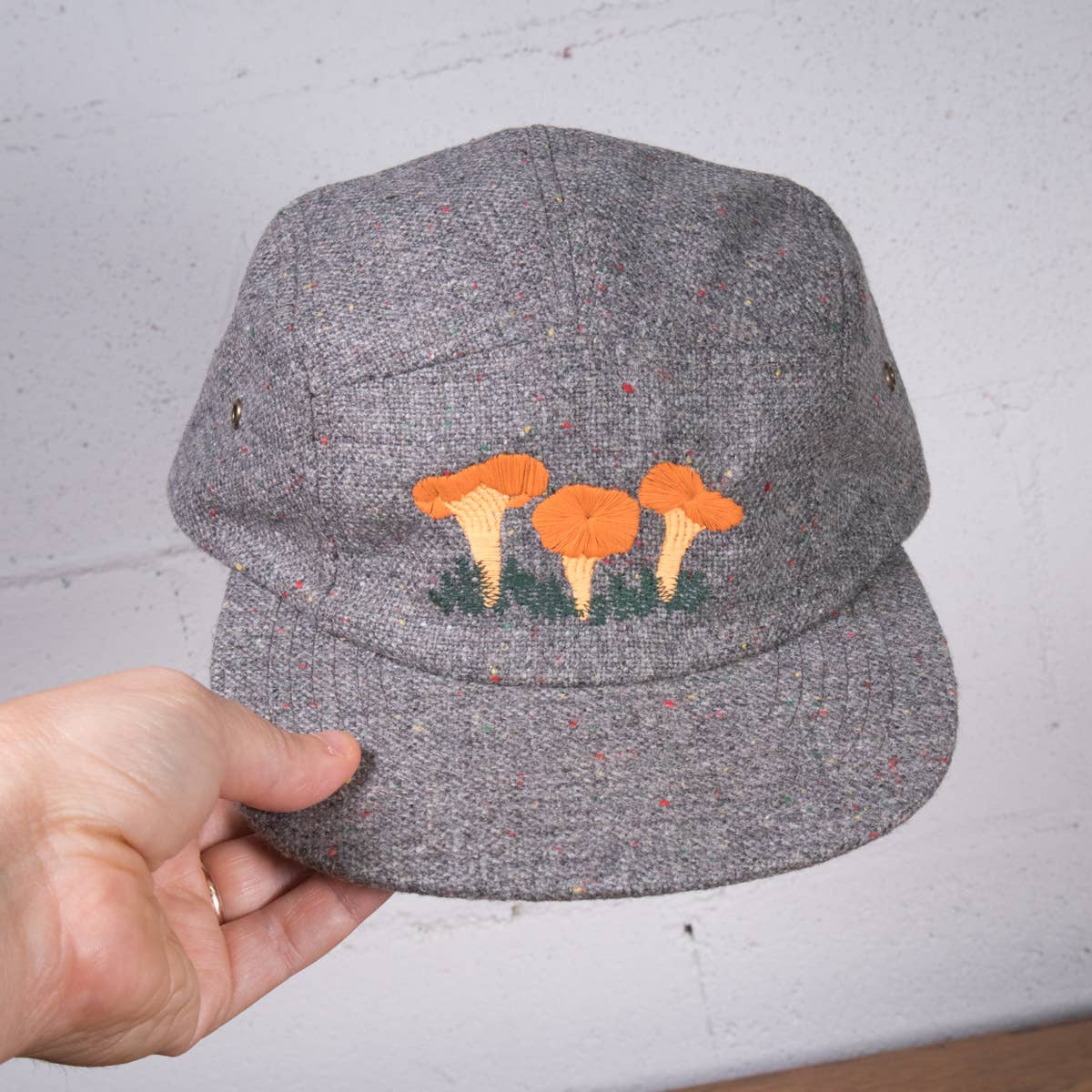 Crewel and Unusual - Vente Casquette de baseball – unisexe - Casquette 5 panneaux aux champignons chanterelles4