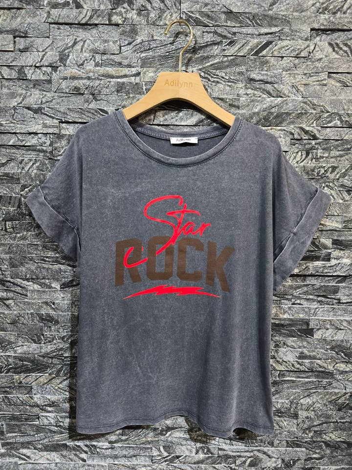 Bedrukte katoenen T-shirt "Rock Star", korte mouwen 16649 voor wholesale door Adilynn DAYMENTEX