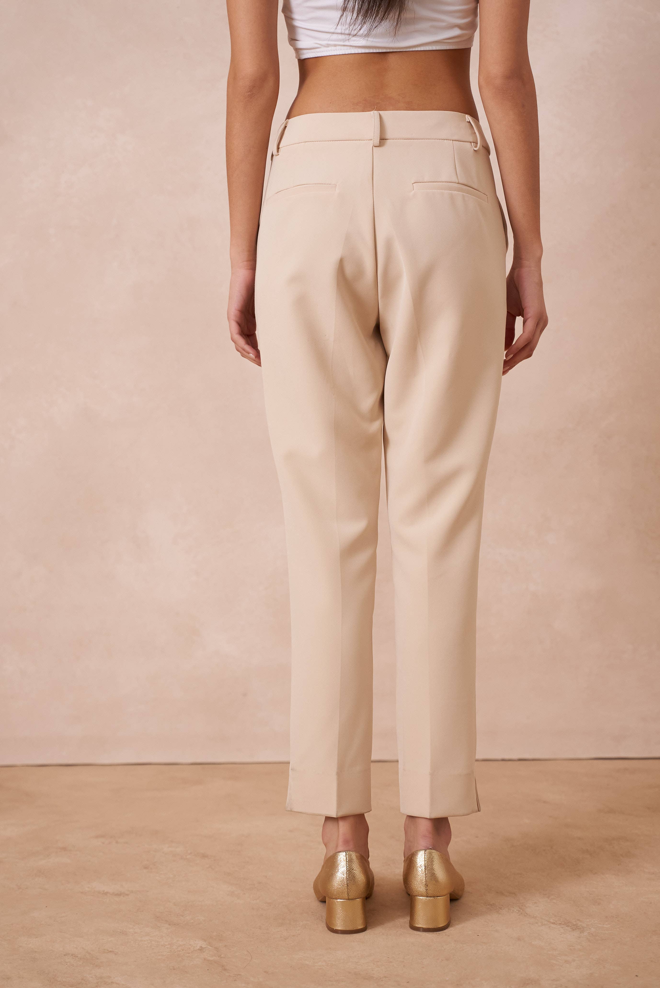 Attentif Paris – wholesale Pants – Women's – [Timeless] High-waisted cigarette pants79