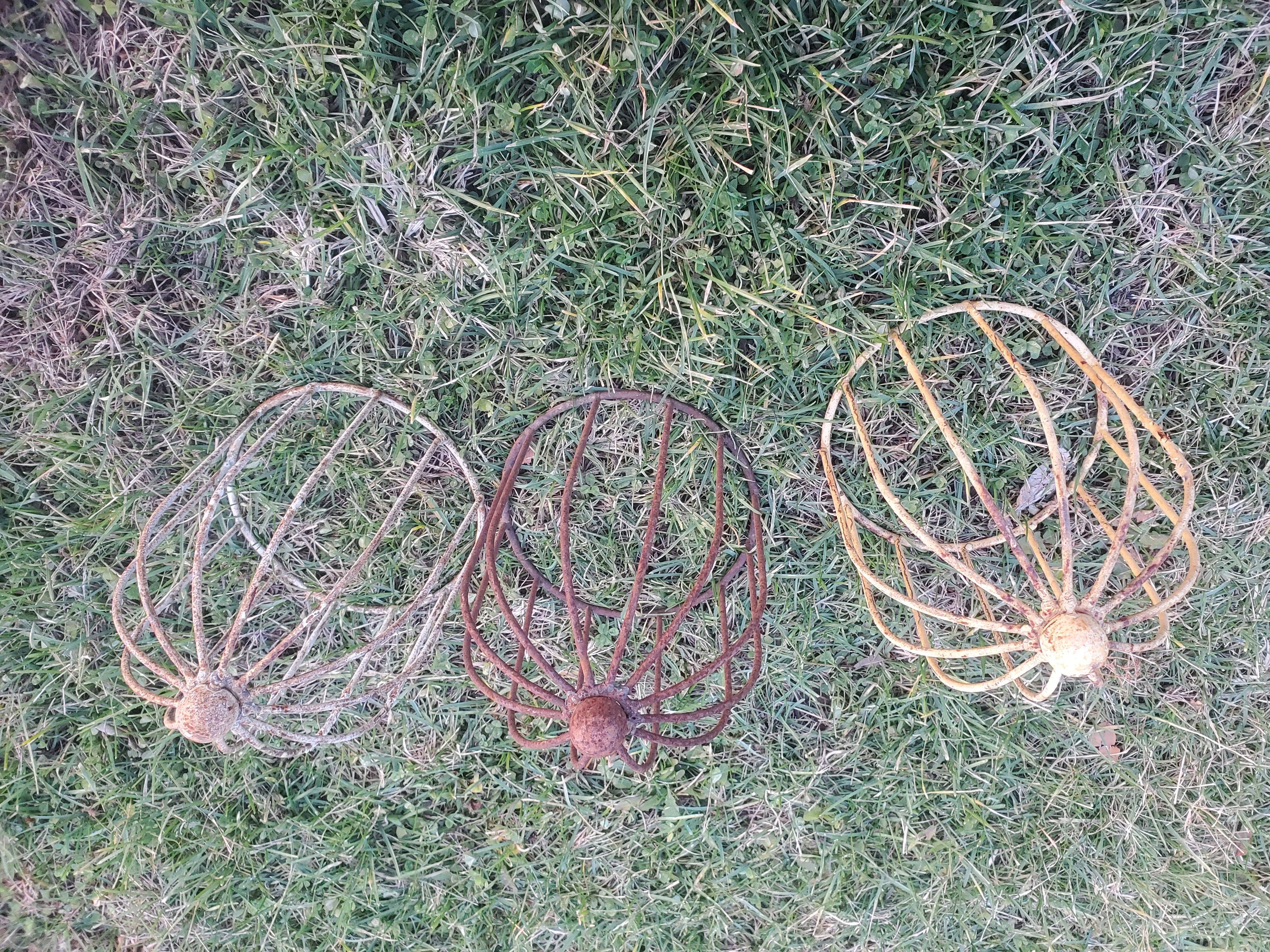 Garden Iron And More - Wholesale Outdoor Ornament/Decor - Solid Steel Lilly Topiary with Tin Ball on Top1