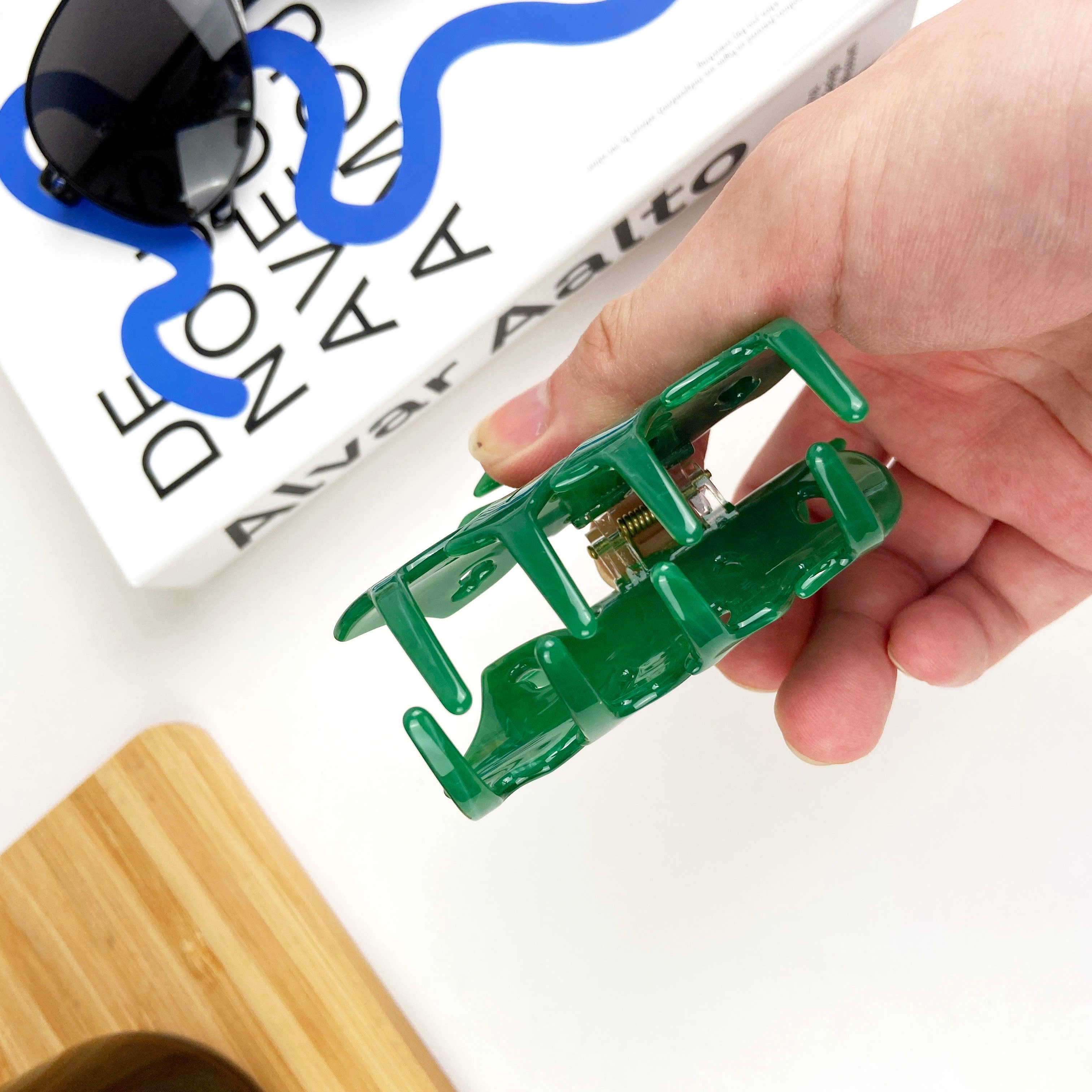 TheDivaSoap - Wholesale Hair Clip - Women's - Acetate Monstera Claw Clip, Plant Leaf Hair Clips4