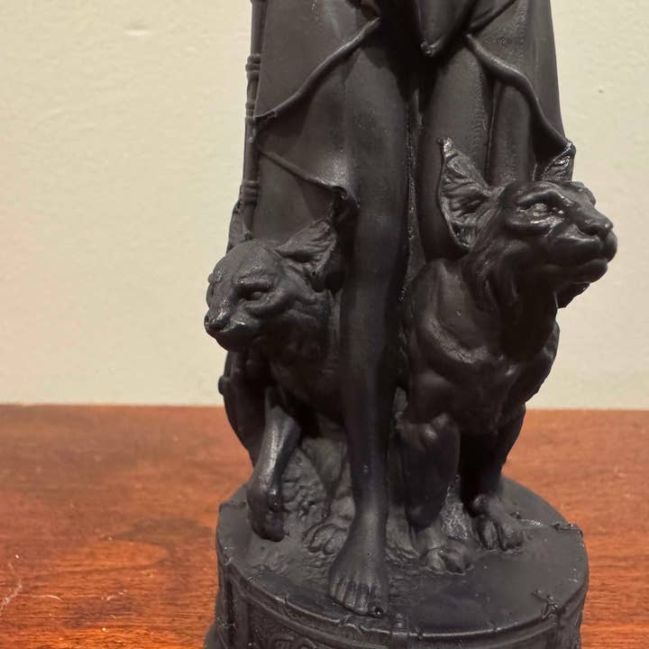 Susan Schomigs Creations - Wholesale Novelty Candle - Freya3