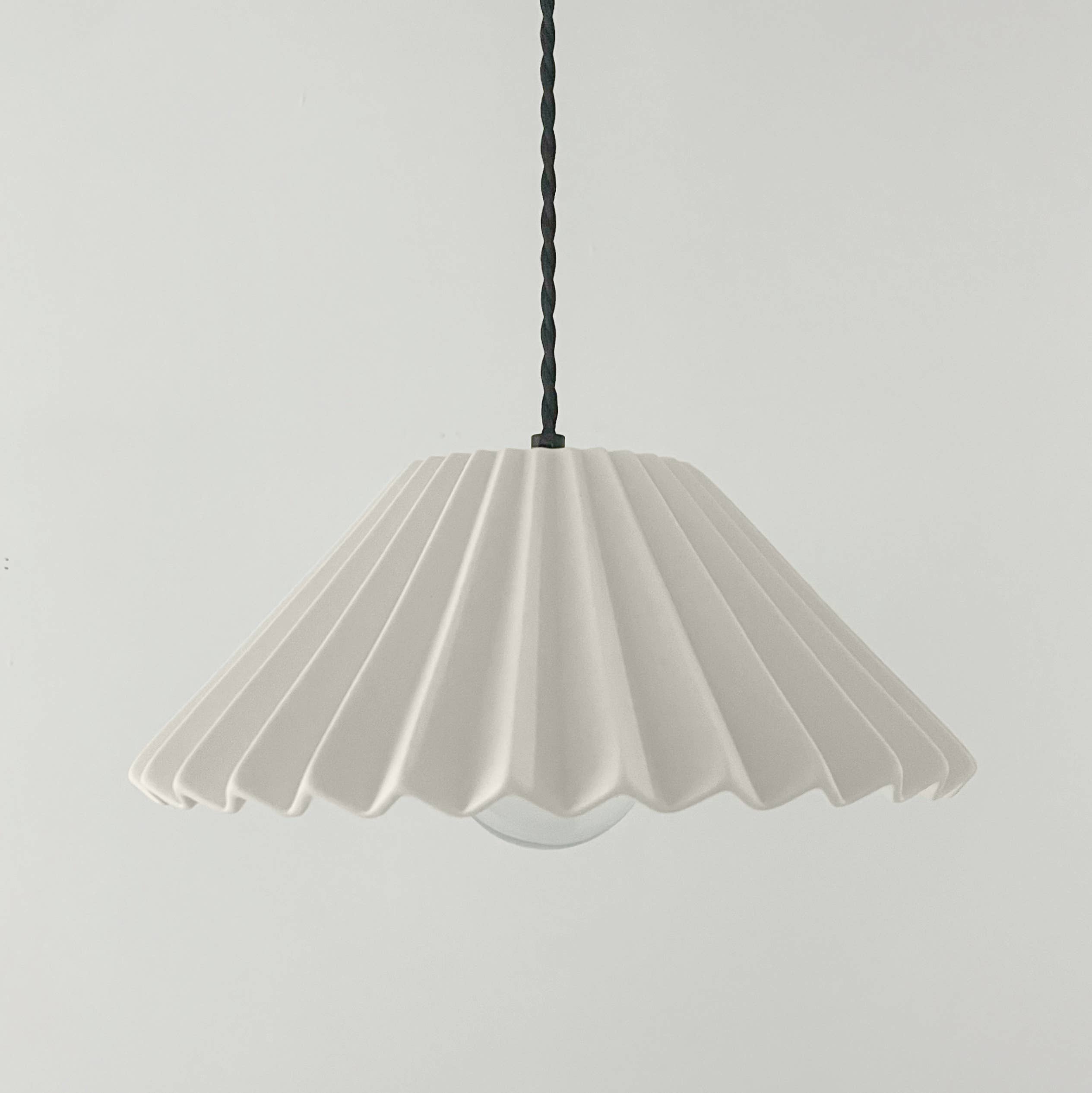 LYSlightlab - Vente Lustre/Suspension - Suspension en céramique Picco | Grand luminaire minimaliste suspendu3