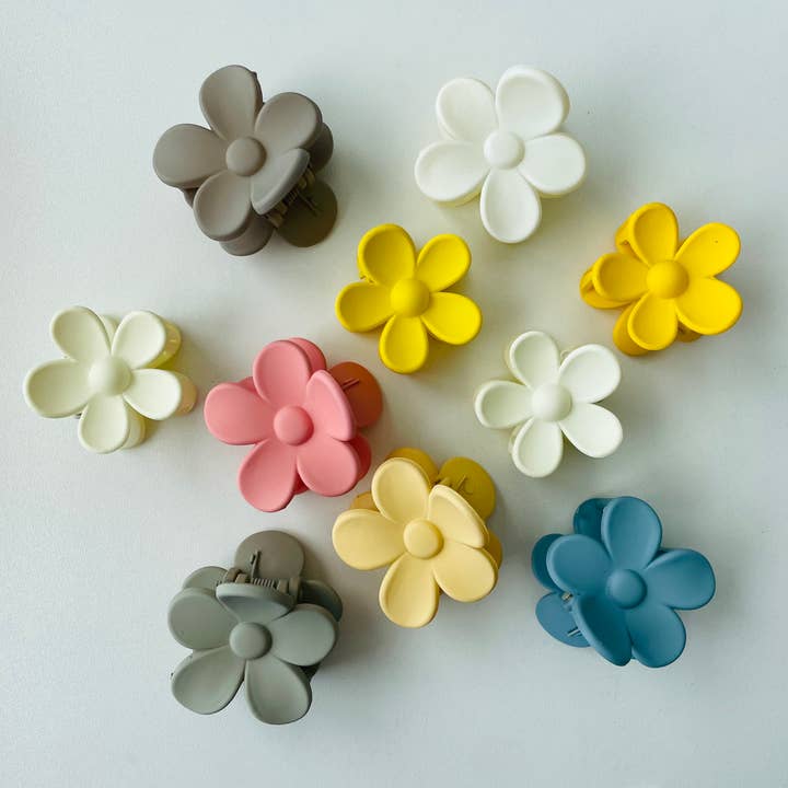 Lyn Luca - Wholesale Hair Clip - Women's - Hair Claw Clips: Mini Flower Random Assortment0
