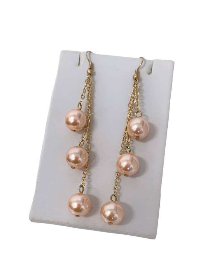 Queda tripla: brinco de ouro Hamilton com pérolas de concha rosa por atacado de Anela's Jewelry