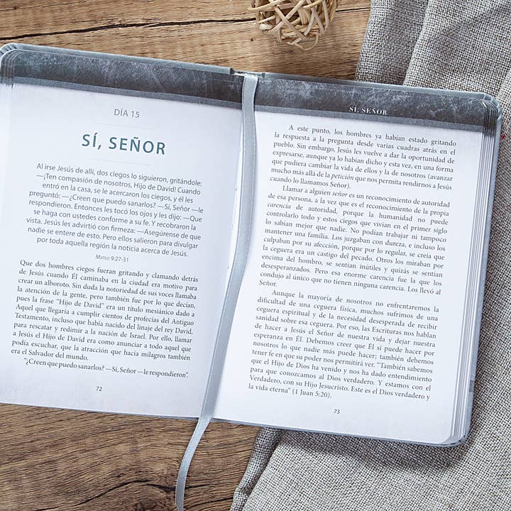 BroadStreet Publishing Group, LLC - Wholesale Religion - The Chosen - Libro tres (Spanish Devotional #3)1