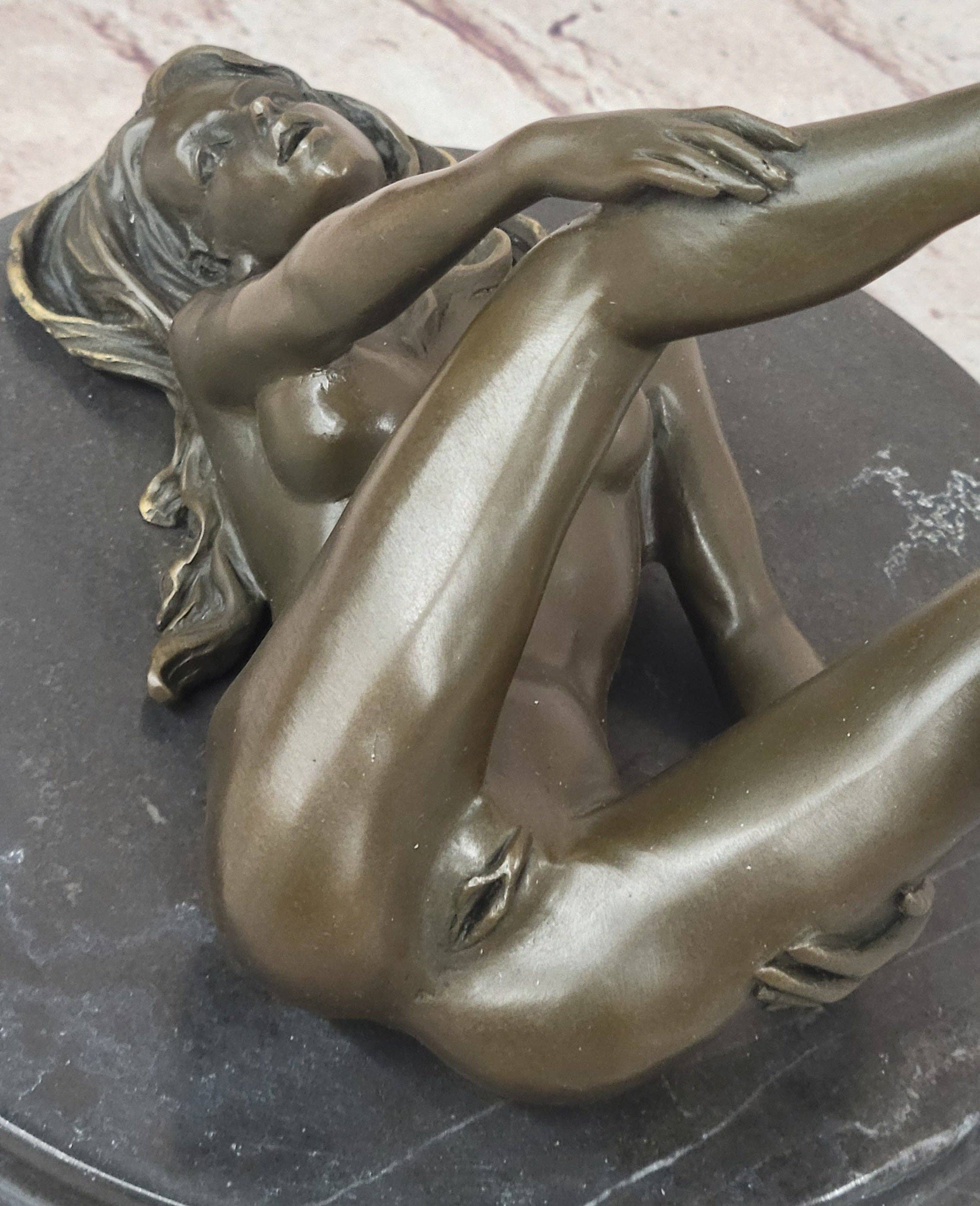 Bronzhaus - Wholesale Sculpture - Erotic Bronze Sculpture Figure Nude Girl on Her Back Art Decor7