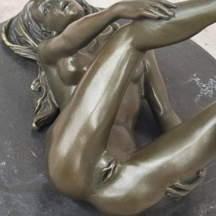 Bronzhaus - Wholesale Sculpture - Erotic Bronze Sculpture Figure Nude Girl on Her Back Art Decor7