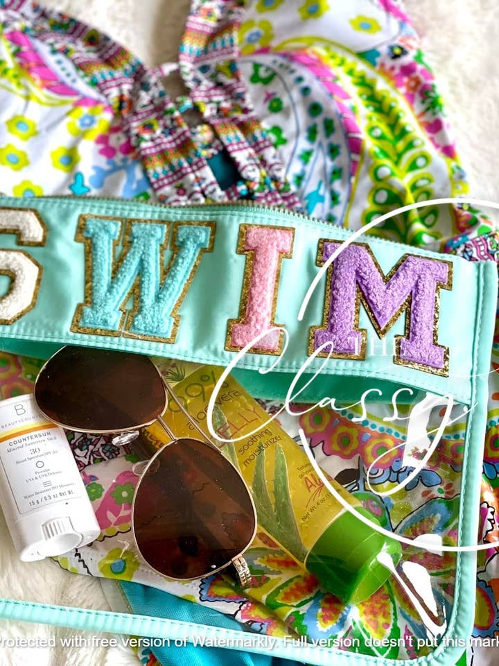 Pochette transparente en tissu Chenille Letter - SWIM RTS pour la vente par The Classy Cloth WS