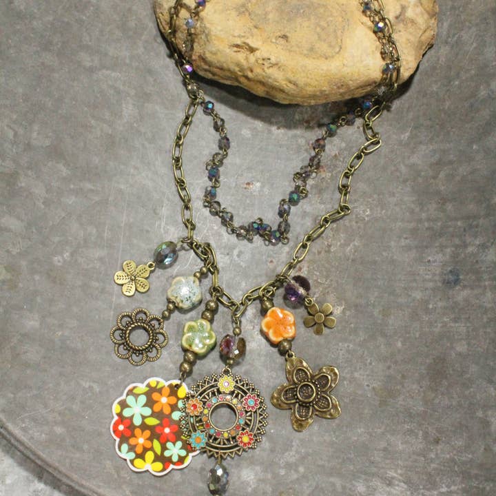 The Primitive Peddler, Inc. - Wholesale Pendant/Charm Necklace - RETRO LOVIN' FLOWER POWER...Charm'd Necklace