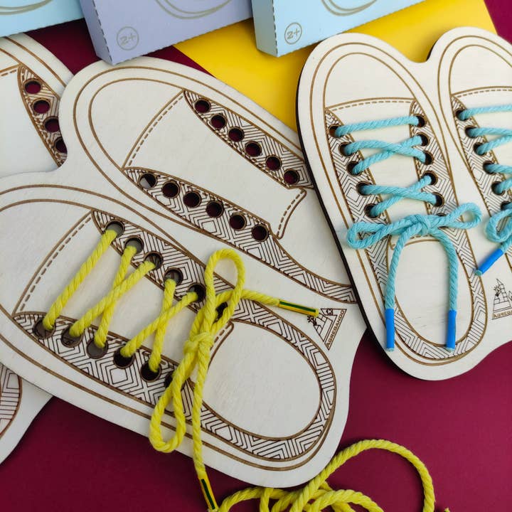 Herbs&Belles - Wholesale Wood Toy - Kids - Tack the Shoe, Education Lacing Toy, Kids Tie the shoelace2