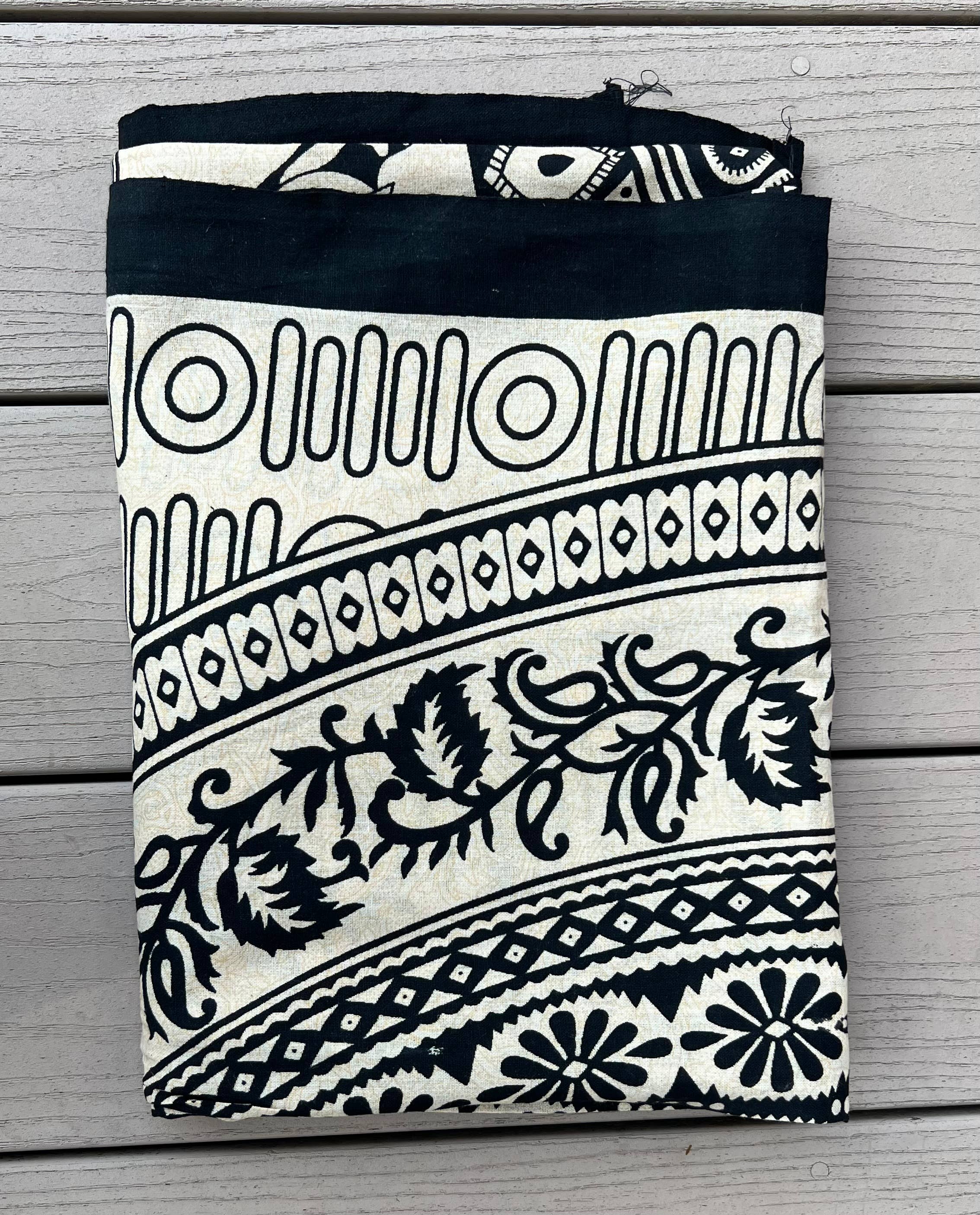 Lungta Imports - Vendita all'ingrosso Arazzi/Tessuti d'arredo - Arazzo Elephant Mandala 80 «X50" Bianco24