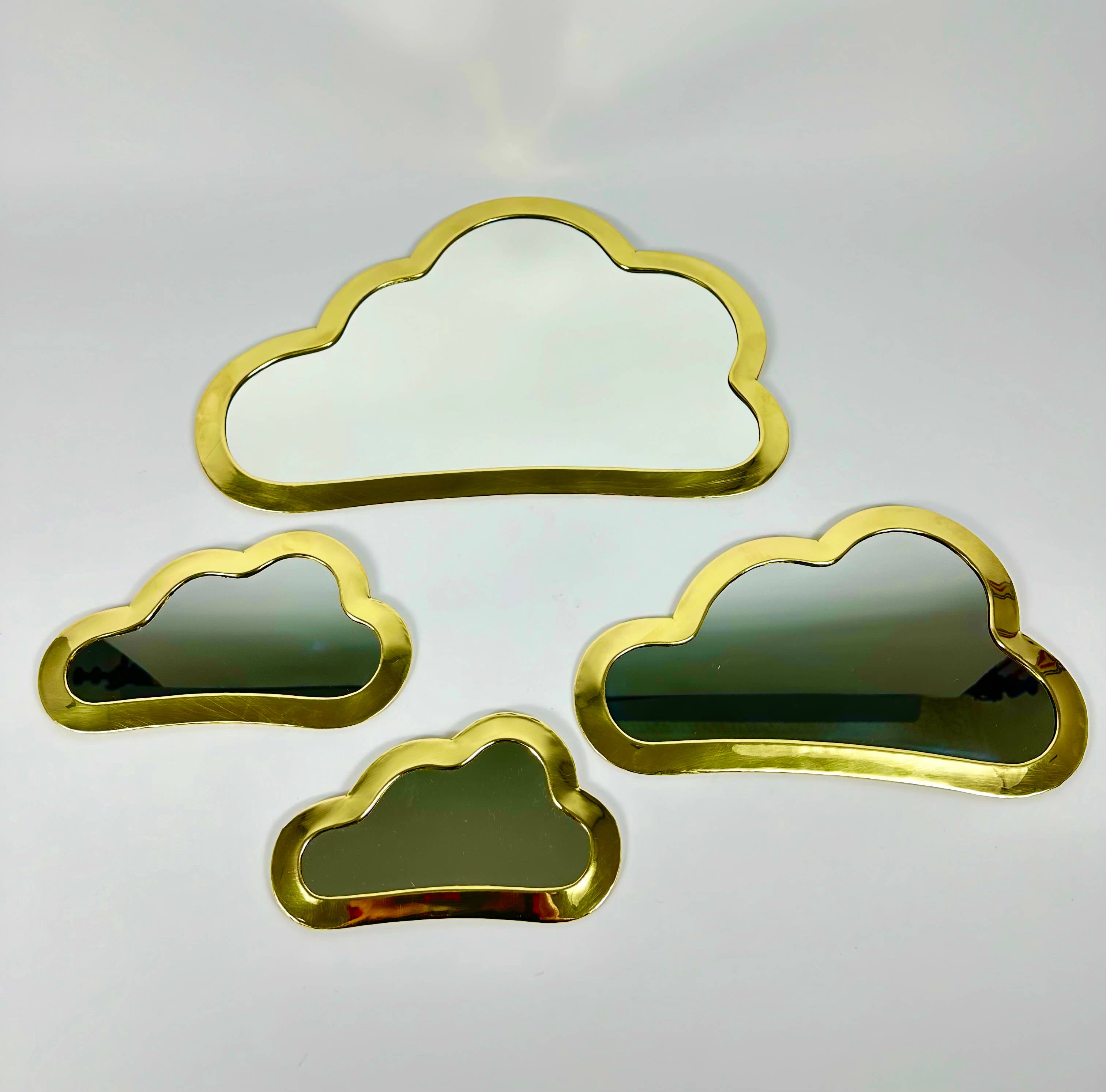 Mikwi – wholesale Väggspegel – Set med 4 molnspeglar i mässing, väggspegel för upphängning4