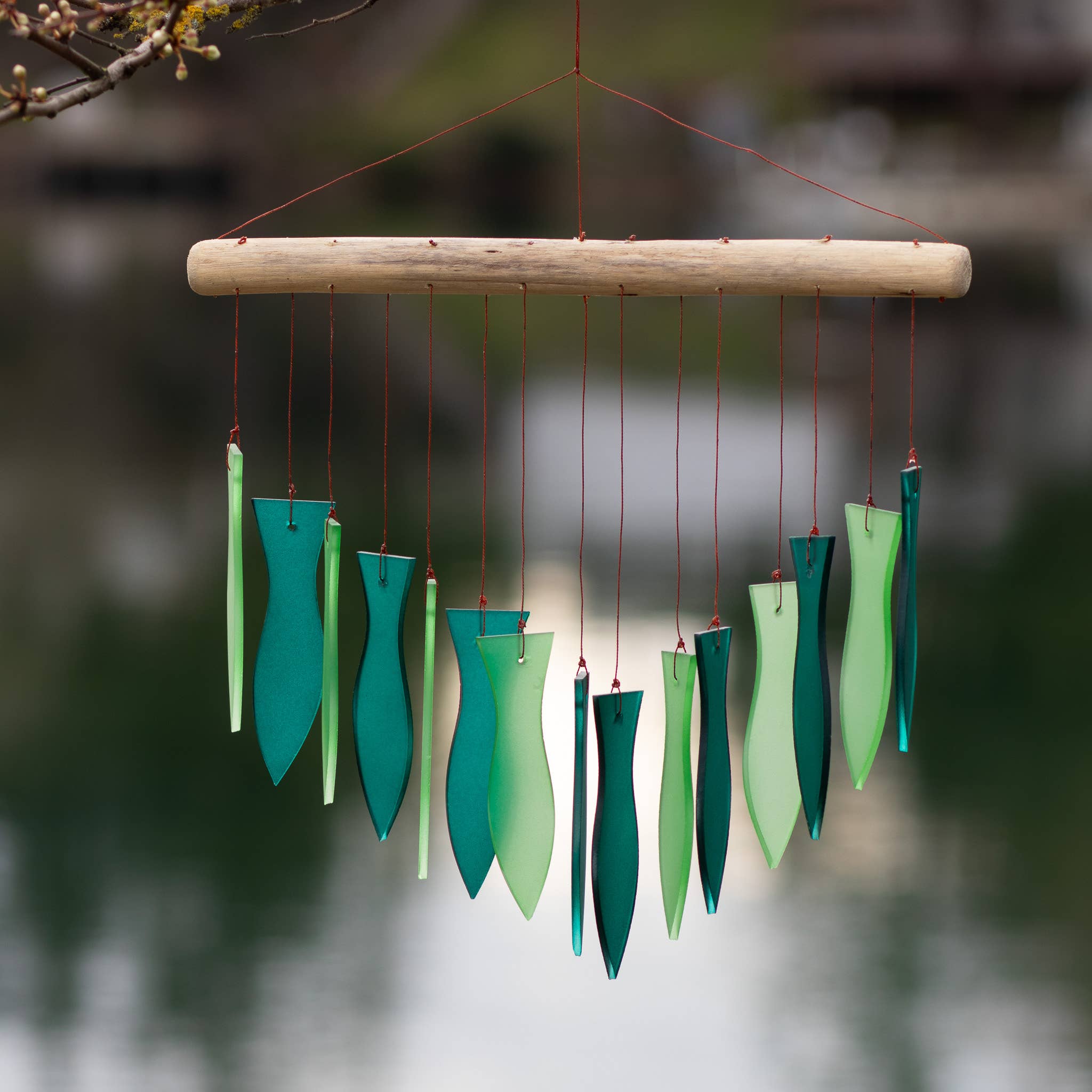 Cohasset Gifts - Wholesale Wind Chime - Teal and Green Fish Tumbled Glass Wind Chime2