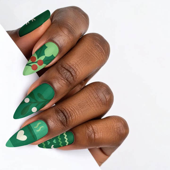 FYNE BODY - Wholesale Press-On/Fake Nails - Evergreen Dazzle Enchantment Press-On Nails50