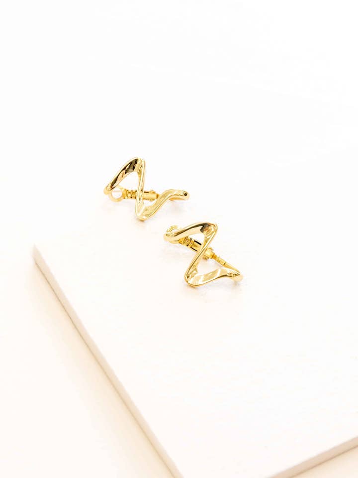 Créoles trop ondulées (14 carats) pour la vente par Lovoda