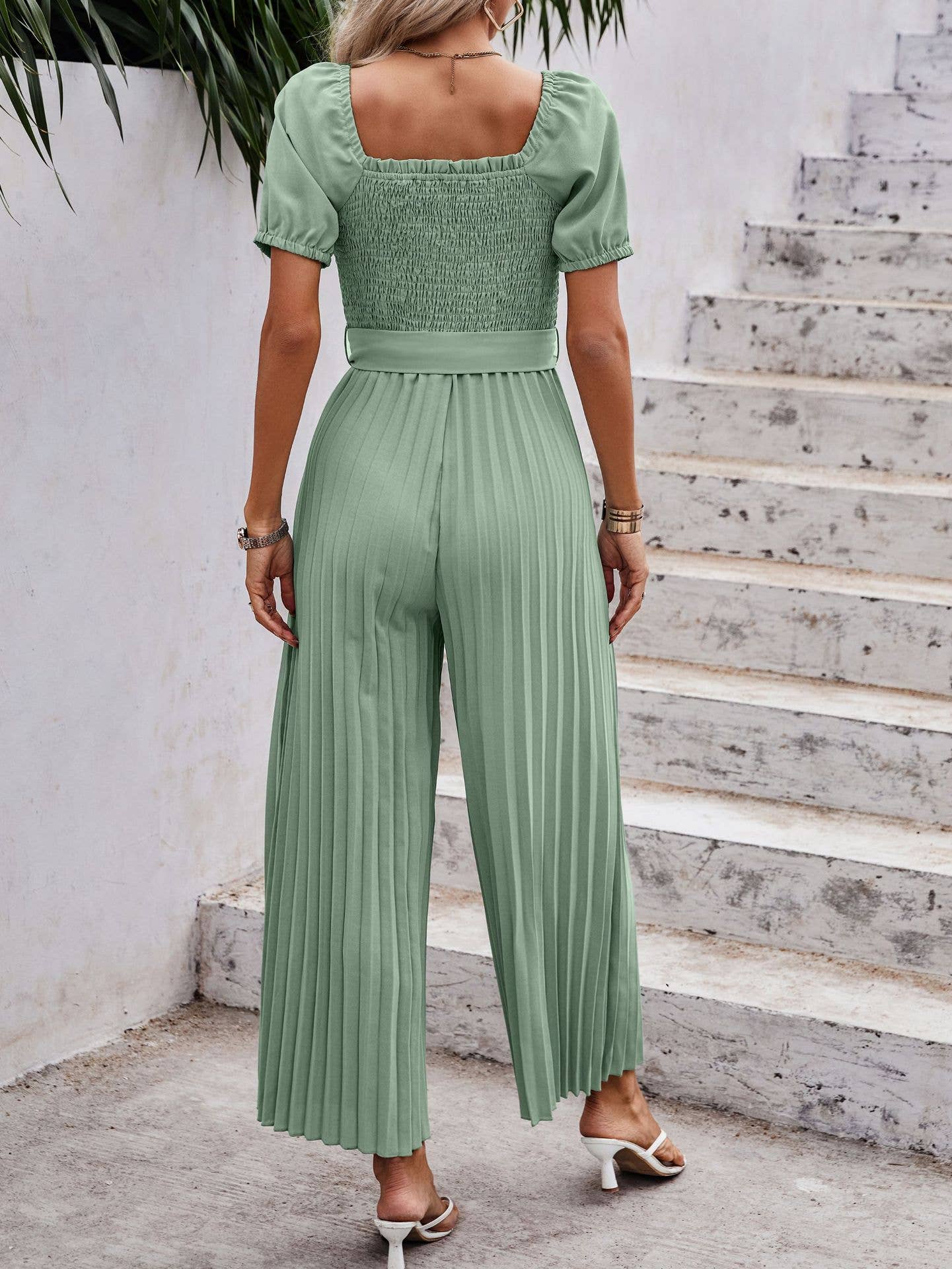 eLook – Großhandel Jumpsuit – Damen – SZ1-J6243 Gemusterter, plissierter Jumpsuit mit Gürtel27