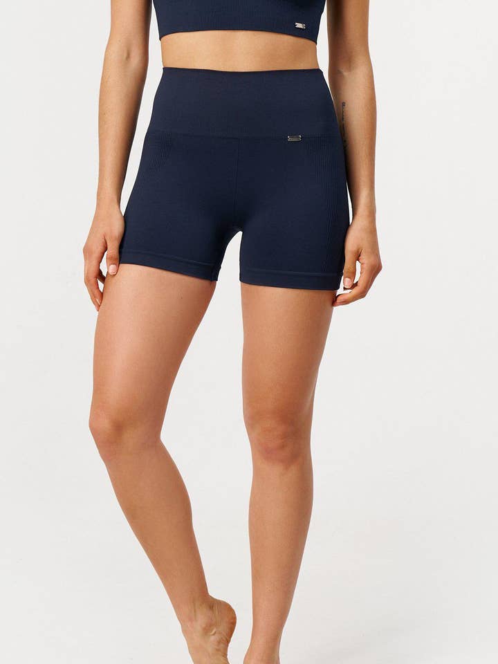 Re.Bliss Short Navy voor wholesale door Believe Athletics