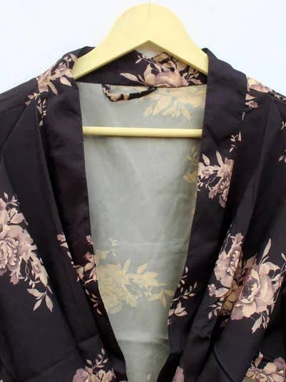 GYPSY STUDIO - Wholesale Kimono - Women's - Folk Boho Hippy Goddess Indian Crepe Sari Kimono Streetstyle