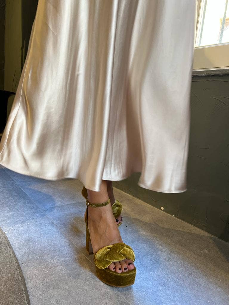 FW- PRISCILLA, sun velvet platform for wholesale on Faire3