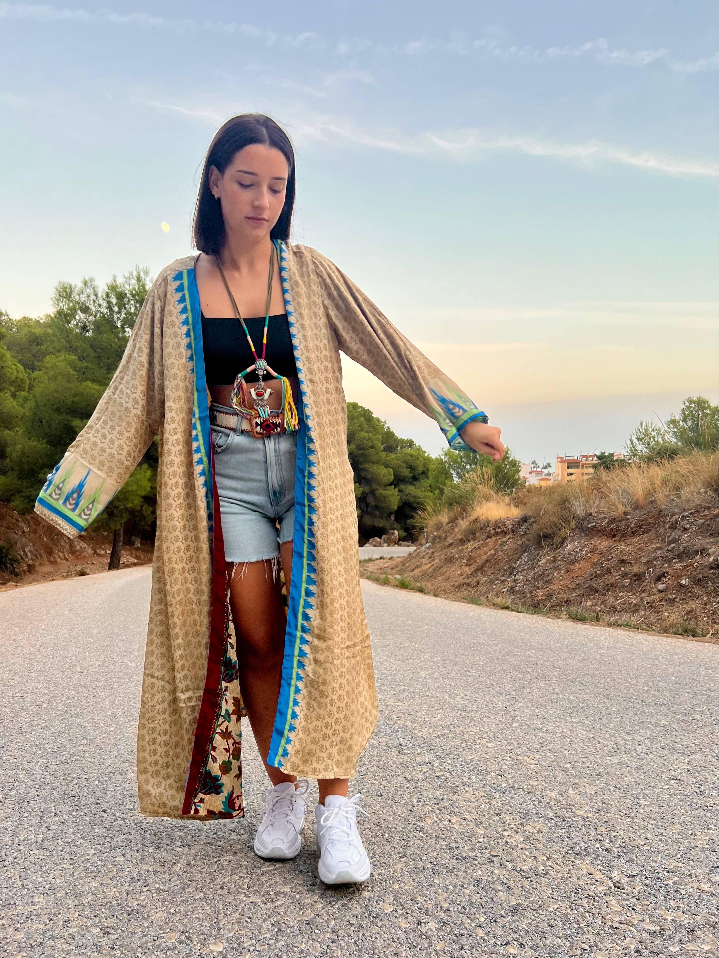 Kinomy – Engroshandel Kimono - Dame – Kinomy XL vendbare lange kimonos i silke til kvinder, pakke med 105