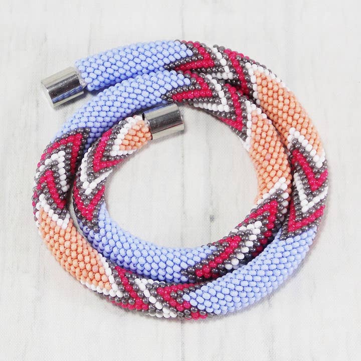 Colar simples em tons pastel Fecho magnético 18 “Impressionante presente de Páscoa feito à mão para irmã Blush Gargantilha azul rosa para uso na primavera por atacado de Ninolia