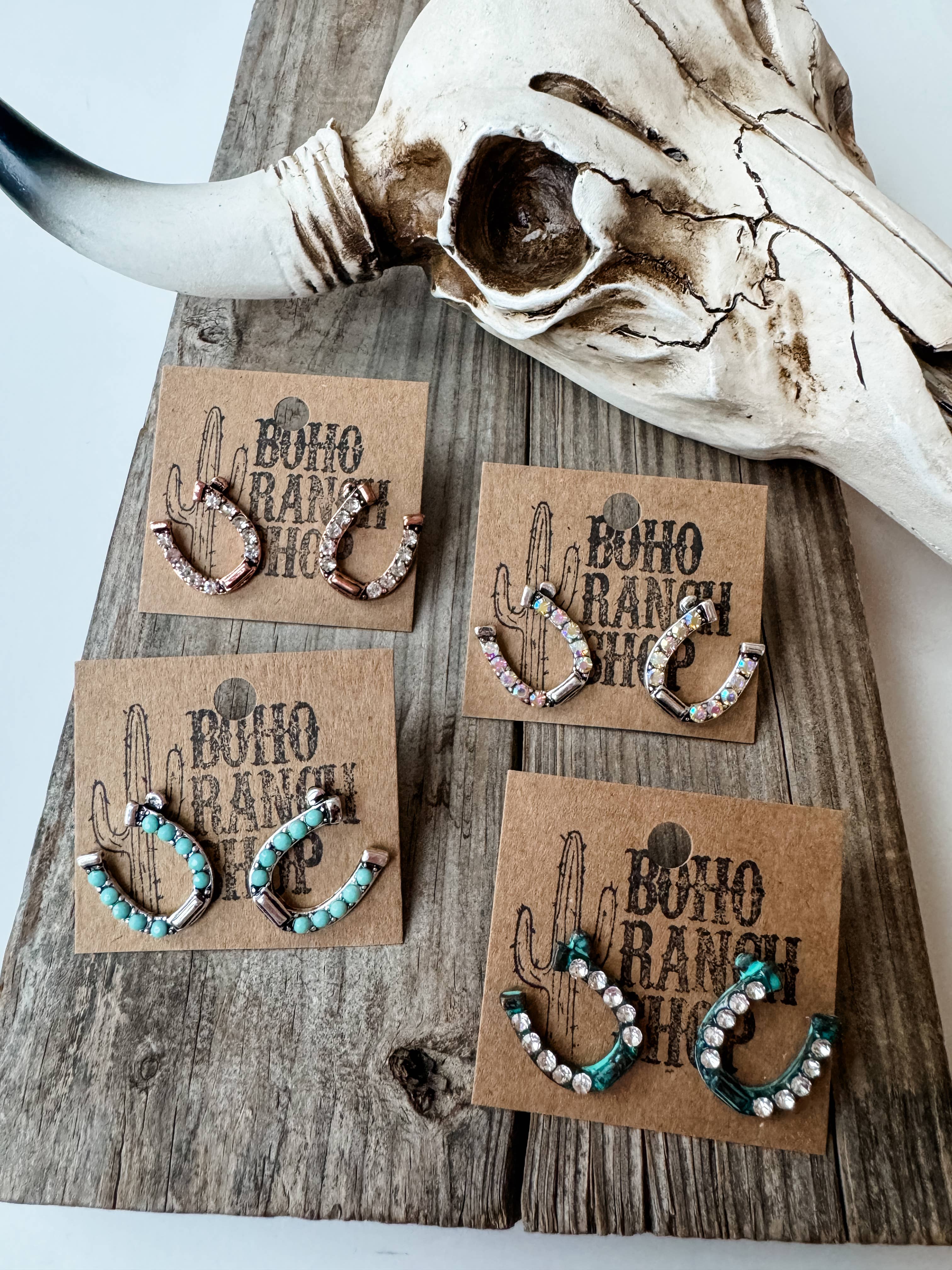 Boho Ranch Shop – wholesale Solitärörhängen – Västra Hästsko Stud Rhinestone Örhängen8