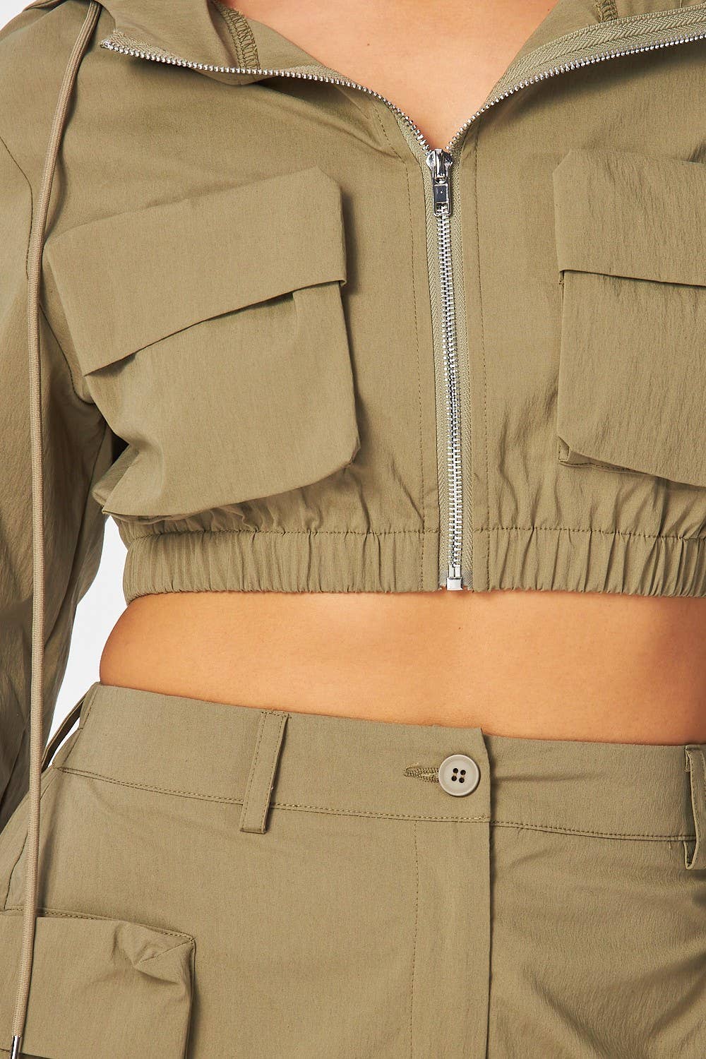 Hot & Delicious – Engroshandel Top- og nederdelsæt - Dame – Elena Hoodie Crop Jacket & Cargo Mini Nederdelsæt (HGC10247)17