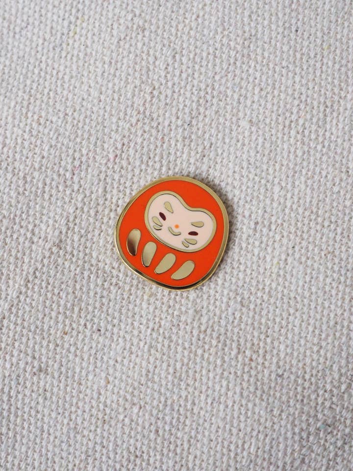 daruma • pin's émaillé pour la vente par natamori