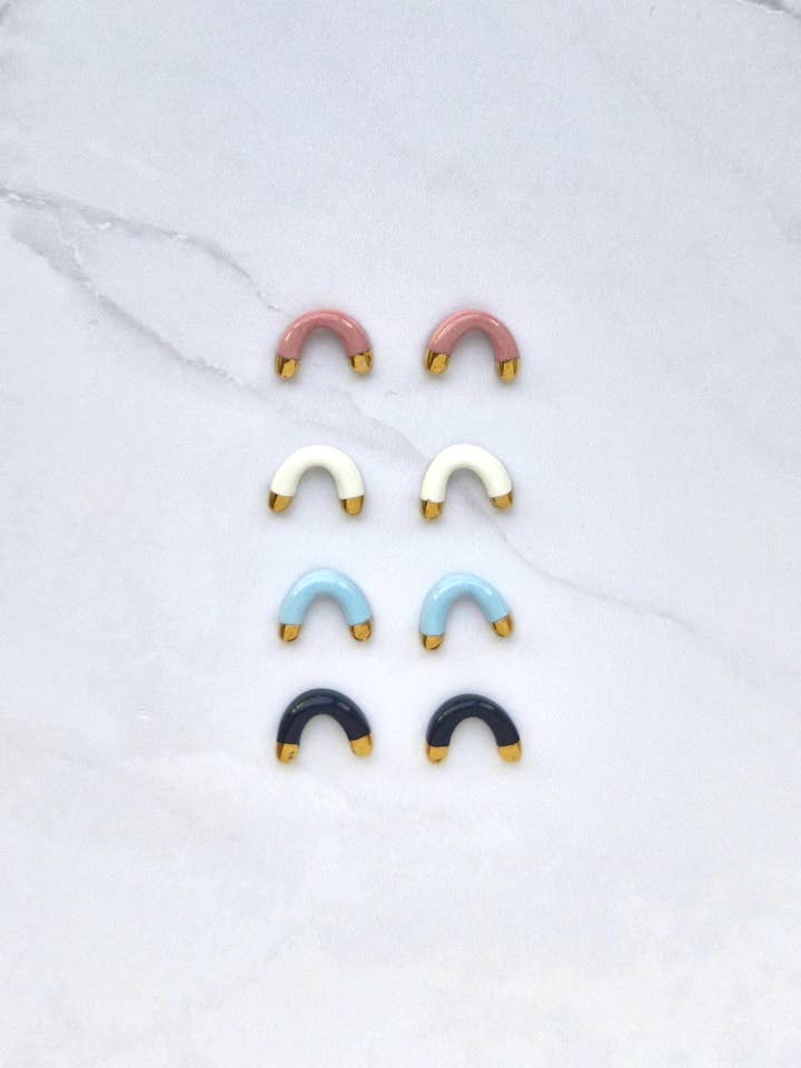 Pascal Hestesko Stud Øreringe - Porcelæn & Guld for engroshandel hos Little Lovers